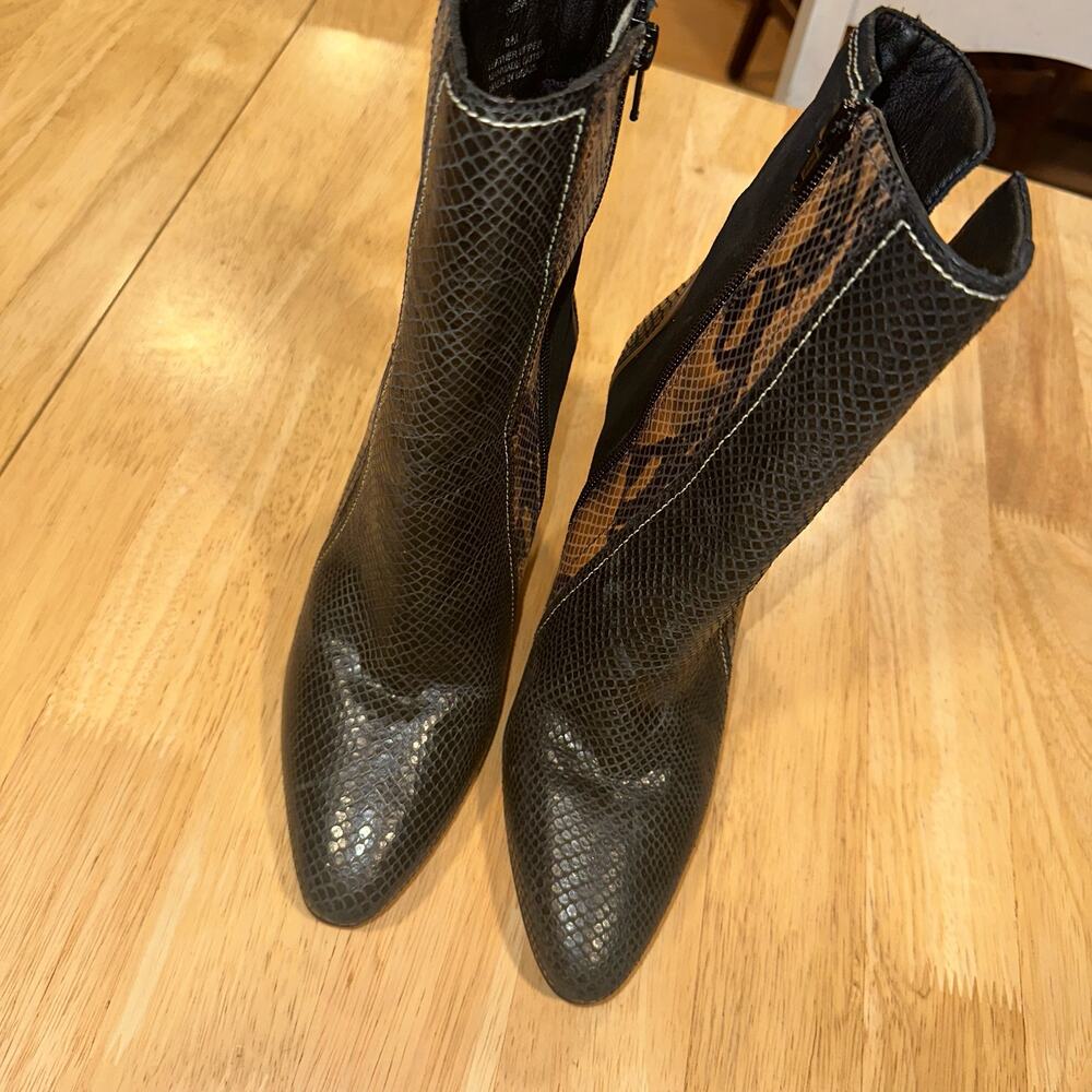 Matisse Cobra Black Cheetah Snake Print Heeled Boots